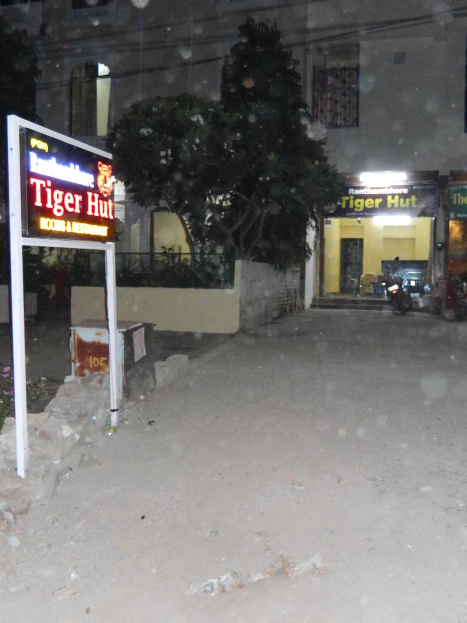 Ranthambhore Tiger Hut Sawai Madhopur Exterior photo